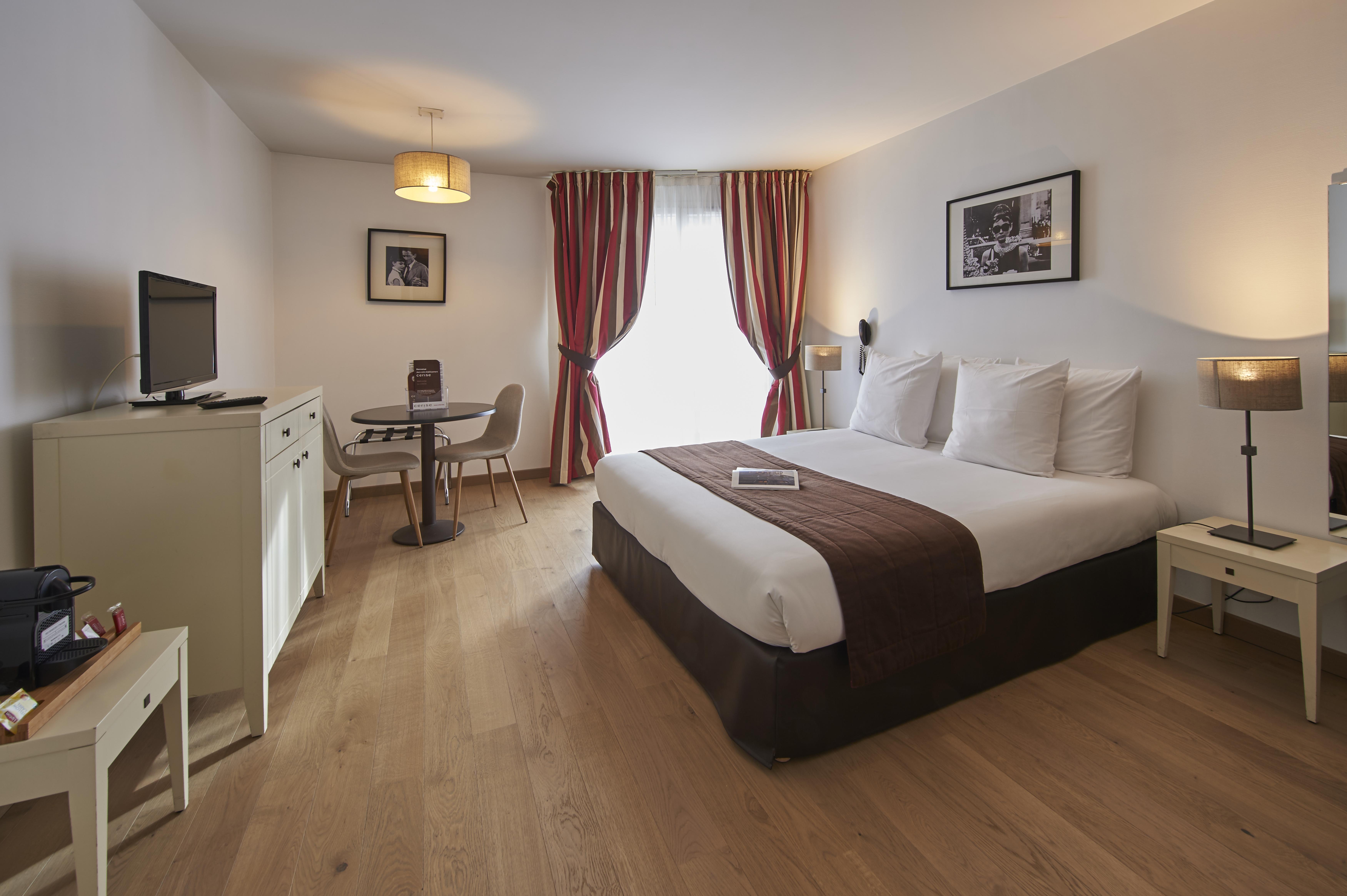 Hotel Cerise Chatou Exterior foto